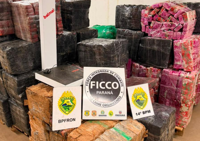 Cerca de 1,9 tonelada da droga foi encontrada durante a&ccedil;&atilde;o integrada que tamb&eacute;m apreendeu arma, muni&ccedil;&otilde;es e ve&iacute;culos.