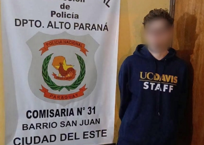 Brasileiro de 18 anos foi detido por seguran&ccedil;as de um mercado ap&oacute;s esconder quatro barras de chocolate nas roupas, segundo a pol&iacute;cia paraguaia. 
