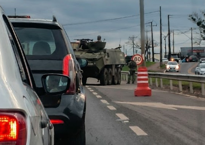 Opera&ccedil;&atilde;o foi realizada na entrada de Foz do Igua&ccedil;u, pr&oacute;ximo &agrave; Avenida Costa e Silva. PRF acompanhou a ocorr&ecirc;ncia e o tr&acirc;nsito j&aacute; foi normalizado.
