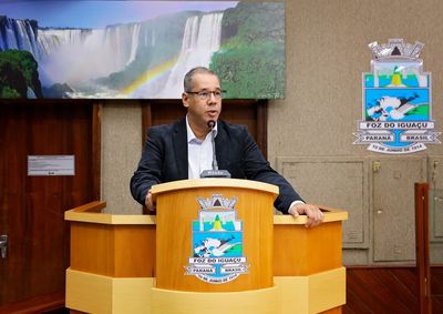 Presidente da entidade defende cria&ccedil;&atilde;o de instituto de planejamento e diz que novas estruturas podem funcionar sem aumentar os gastos do munic&iacute;pio.