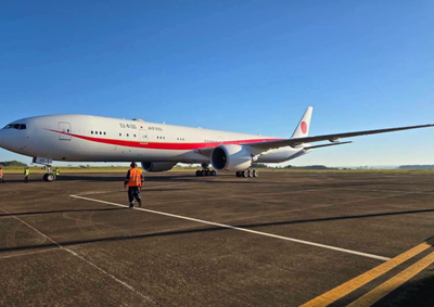 Boeing 777 da For&ccedil;a A&eacute;rea do Jap&atilde;o realizou treinamento no Aeroporto Internacional Guaran&iacute;. Autoridades descartaram qualquer emerg&ecirc;ncia.