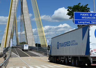 Manifesta&ccedil;&atilde;o come&ccedil;a &agrave;s 7h e cobra que caminh&otilde;es brasileiros de grande porte possam circular pela estrutura durante o dia.