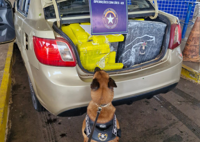 Droga estava escondida em ve&iacute;culo paraguaio abordado na Aduana neste s&aacute;bado (11). Motorista acabou preso pela For&ccedil;a Nacional.