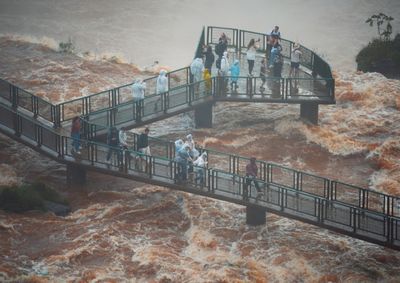 Visitantes poder&atilde;o entrar uma hora mais cedo entre os dias 28 de julho e 2 de agosto. Objetivo &eacute; atender o aumento no fluxo de turistas.