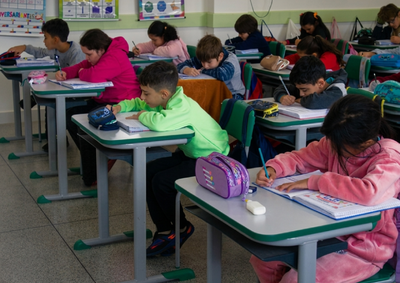 Pausa nas atividades atinge escolas, CMEIs, CEIs e EJA. CEJU mant&eacute;m programa&ccedil;&atilde;o gratuita durante as f&eacute;rias.