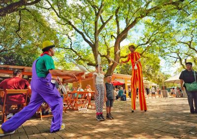Visita&ccedil;&atilde;o come&ccedil;a mais cedo entre 11 e 26 de julho, com programa&ccedil;&atilde;o infantil, cicloturismo, atra&ccedil;&otilde;es culturais e datas extras do P&ocirc;r do Sol nas Cataratas.