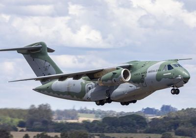 Aeronave multimiss&atilde;o utilizada em opera&ccedil;&otilde;es militares e humanit&aacute;rias chegou ao Oeste do Paran&aacute; na tarde deste s&aacute;bado (18).