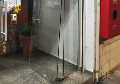 Suspeito teria perturbado o atendimento na recep&ccedil;&atilde;o, entrou em luta corporal com um funcion&aacute;rio e foi localizado pela Guarda Municipal nas proximidades.