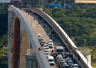 Segundo a concession&aacute;ria, o fogo ficou restrito aos dutos que abrigam a infraestrutura de fibra &oacute;ptica e n&atilde;o afetou o sistema de ilumina&ccedil;&atilde;o.