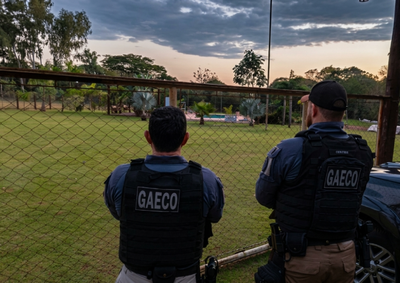 Opera&ccedil;&atilde;o tamb&eacute;m tornou indispon&iacute;veis 11 im&oacute;veis e apreendeu dinheiro, documentos e artigos de luxo, incluindo piano de cauda e bolsa de grife.