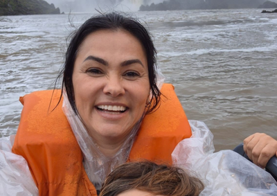 Atriz publicou fotos e v&iacute;deos ao lado do filho e definiu a experi&ecirc;ncia no principal cart&atilde;o-postal da cidade como &ldquo;estonteante&rdquo;. 