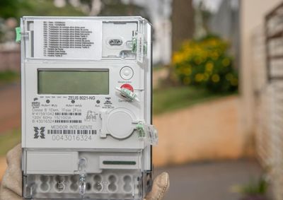 Al&eacute;m do aumento nas faturas, consumidores denunciaram apag&otilde;es frequentes e dificuldades para religar a energia.