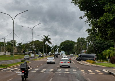 Proposta cria nova zona urban&iacute;stica voltada ao turismo entre o Hotel Bourbon e o Parque das Aves e ainda ser&aacute; analisada pelas comiss&otilde;es da C&acirc;mara.