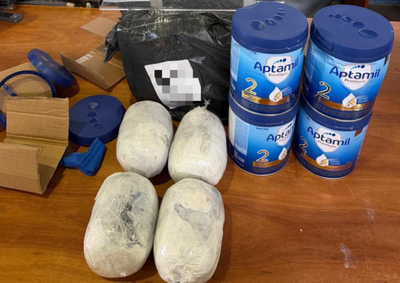 Receita Federal tamb&eacute;m reteve mais de 3 mil medicamentos para emagrecimento e mercadorias avaliadas em R$ 600 mil.