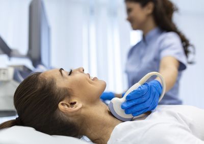 Levantamento aponta que ecografias e ultrassonografias representam 40% dos agendamentos. Atualmente, 46,6 mil pacientes aguardam exames na fila.