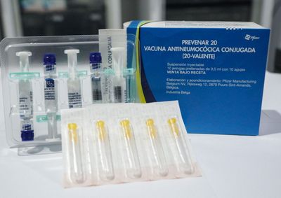 Pneumo 20 passa a ser oferecida pelo SUS nas 28 unidades de sa&uacute;de do munic&iacute;pio e amplia a prote&ccedil;&atilde;o de crian&ccedil;as contra 20 tipos da bact&eacute;ria pneumococo.