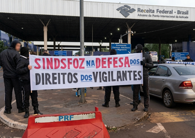 Ato come&ccedil;a &agrave;s 7h de sexta-feira (14), em Foz; categoria cobra sal&aacute;rios e vale-alimenta&ccedil;&atilde;o referentes ao m&ecirc;s de julho.