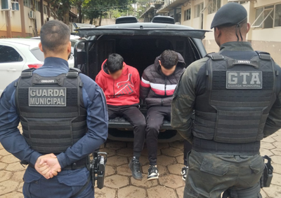 Paraguaios de 23 anos estavam em uma motocicleta e foram perseguidos por equipes ap&oacute;s tentativa de abordagem na regi&atilde;o da Vila A, em Foz do Igua&ccedil;u.