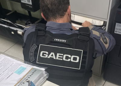 Valores est&atilde;o ligados a cinco licita&ccedil;&otilde;es realizadas entre 2018 e 2022. Opera&ccedil;&atilde;o apura poss&iacute;vel uso de documentos t&eacute;cnicos adulterados.
