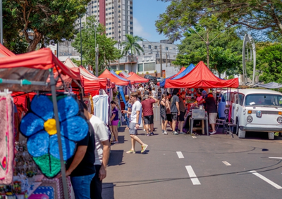 Programa&ccedil;&atilde;o ocorre na sexta e no s&aacute;bado, a partir das 18h; no domingo, feira retorna ao hor&aacute;rio tradicional.