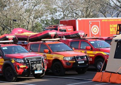 Bombeiros dos tr&ecirc;s estados do Sul treinam at&eacute; sexta (21); opera&ccedil;&atilde;o ter&aacute; drones, helic&oacute;ptero, embarca&ccedil;&otilde;es e atividades durante a noite