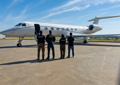Aeronave continuou fazendo viagens internacionais mesmo ap&oacute;s a pris&atilde;o de Daniel Vorcaro e acumulou 16 voos; jato foi levado para Bras&iacute;lia.
