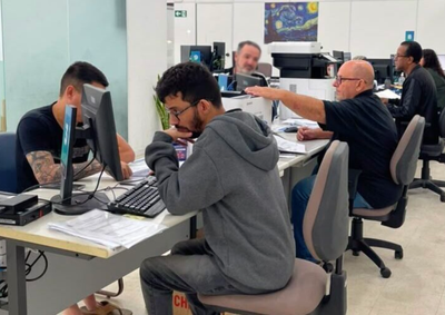 Programa permite regularizar d&eacute;bitos municipais com desconto de at&eacute; 100% em juros e multas; mais de 900 acordos j&aacute; foram firmados.