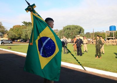 Cerim&ocirc;nia realizada nesta segunda-feira (10) no 14&ordm; Batalh&atilde;o reuniu militares e autoridades para celebrar a trajet&oacute;ria da corpora&ccedil;&atilde;o no Paran&aacute;.