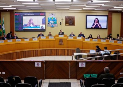 Administra&ccedil;&atilde;o Financeira teve nota 3,39 e Assist&ecirc;ncia Social, 4,50; parecer favor&aacute;vel foi mantido em vota&ccedil;&atilde;o no Legislativo.