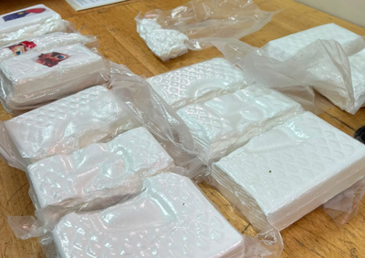 Droga estava escondida na bagagem da passageira, que embarcaria para S&atilde;o Paulo e depois seguiria para Palma de Mallorca.