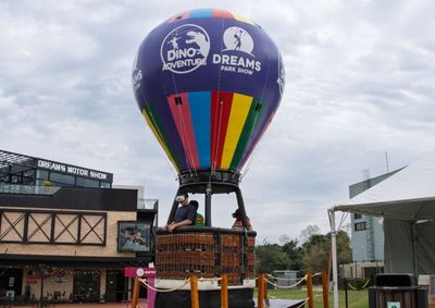 Experi&ecirc;ncia simula voo pelos principais pontos tur&iacute;sticos de Foz do Igua&ccedil;u dentro do cesto de um bal&atilde;o, com imagens e movimentos realistas.