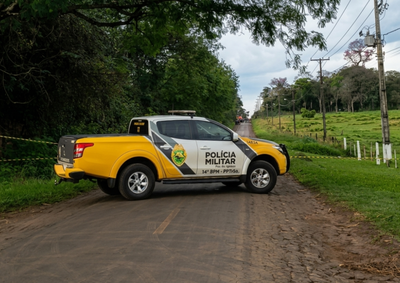 Policial militar de folga viu o crime e chamou refor&ccedil;o. Persegui&ccedil;&atilde;o terminou ap&oacute;s carro bater contra um muro na Rua Itabora&iacute;.