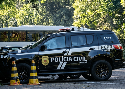 Pol&iacute;cia Civil e Marinha ainda investigam o que fez embarca&ccedil;&atilde;o virar durante passeio. Turista holand&ecirc;s de 25 anos morreu por afogamento.