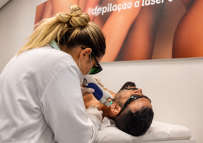 Promo&ccedil;&atilde;o de depila&ccedil;&atilde;o a laser &eacute; v&aacute;lida para pagamento via Pix; cl&iacute;nica fica no Piso G1 do Cataratas JL Shopping.
