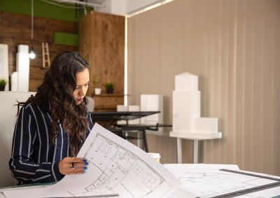 Atua&ccedil;&atilde;o tempor&aacute;ria dispensar&aacute; revalida&ccedil;&atilde;o do diploma, mas depender&aacute; da verifica&ccedil;&atilde;o do registro profissional e do cumprimento das exig&ecirc;ncias do acordo.