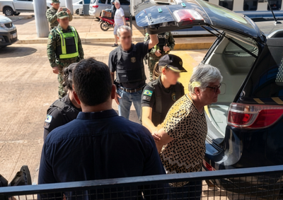 Caso envolve empres&aacute;rios, comerciantes e m&eacute;dicos de Puerto Iguaz&uacute;; Marina Fari&ntilde;a foi entregue &agrave; Justi&ccedil;a argentina ap&oacute;s extradi&ccedil;&atilde;o.
