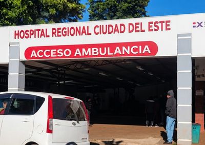 Profissionais recorreram &agrave;s lanternas dos aparelhos durante a falta de energia. Hospital ainda n&atilde;o explicou se o gerador de emerg&ecirc;ncia funcionou.