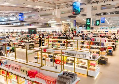 Nova regra zera a tarifa de importa&ccedil;&atilde;o para compras de at&eacute; US$ 50. Loja de Ciudad del Este tem plataforma voltada aos consumidores brasileiros.