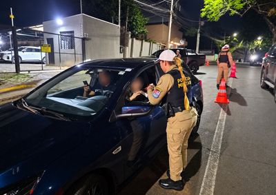 A&ccedil;&atilde;o ocorreu durante seis horas e teve testes do baf&ocirc;metro, autua&ccedil;&otilde;es por &aacute;lcool ao volante e motos recolhidas.