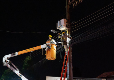 Prefeitura informa que trabalho chegou a quase 30% da cidade desde maio; aproximadamente 30 mil equipamentos ainda precisam ser substitu&iacute;dos.