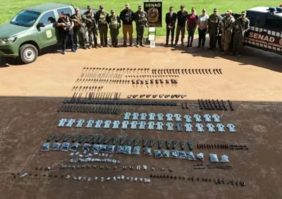 Pol&iacute;cia investiga liga&ccedil;&atilde;o entre 30 fuzis apreendidos no Paraguai e outro arsenal que tinha Ciudad del Este como destino.