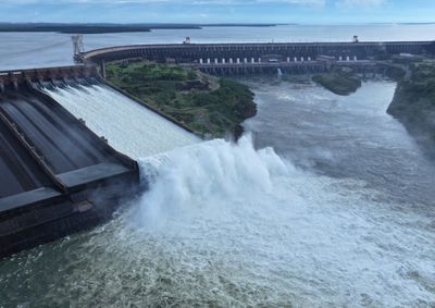 Vaz&atilde;o chegou a 3,1 milh&otilde;es de litros de &aacute;gua por segundo pela manh&atilde; e pode atingir 3,8 milh&otilde;es de litros por segundo neste domingo (13).