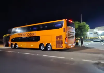 Coletivo seguia para Goi&acirc;nia quando foi interceptado perto da ponte sobre o Rio Iva&iacute;. Outro &ocirc;nibus que saiu de Foz foi assaltado no mesmo trecho.