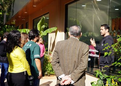 Novo espa&ccedil;o re&uacute;ne diferentes &aacute;reas de atendimento e tem paredes de vidro que permitem ao p&uacute;blico acompanhar parte da rotina.