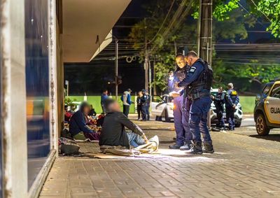 Levantamento identificou 601 pessoas vivendo nas ruas; 83,3% nasceram fora do munic&iacute;pio e 17,2% s&atilde;o migrantes internacionais.