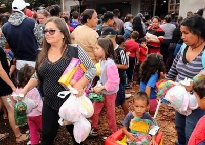 Comunidade arrecada brinquedos, doces, refrigerantes e contribui&ccedil;&otilde;es para festa marcada para o dia 12 de outubro, em Foz do Igua&ccedil;u.