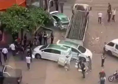Acidente ocorreu em uma ladeira do centro comercial de Ciudad del Este; vendedor conseguiu escapar.