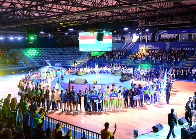 Jovens de 13 a 17 anos disputam medalhas em 20 modalidades; evento re&uacute;ne representantes de todo o Brasil e de tr&ecirc;s pa&iacute;ses.