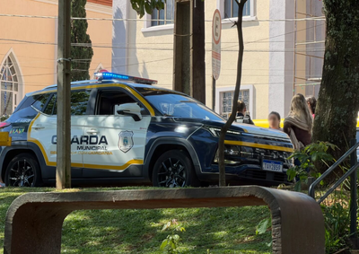 Ap&oacute;s relatar um furto, mulher ficou revoltada ao ser orientada a procurar a pol&iacute;cia e passou a amea&ccedil;ar servidores municipais.