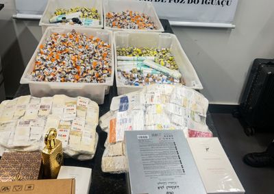 Brasileiros de 25 e 31 anos seguiriam para Ilh&eacute;us, na Bahia, quando foram abordados durante fiscaliza&ccedil;&atilde;o da Pol&iacute;cia Federal.